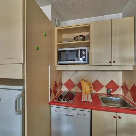 Ascender: Riviere Apartment *